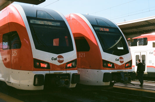 Caltrain DUO 321 / 325